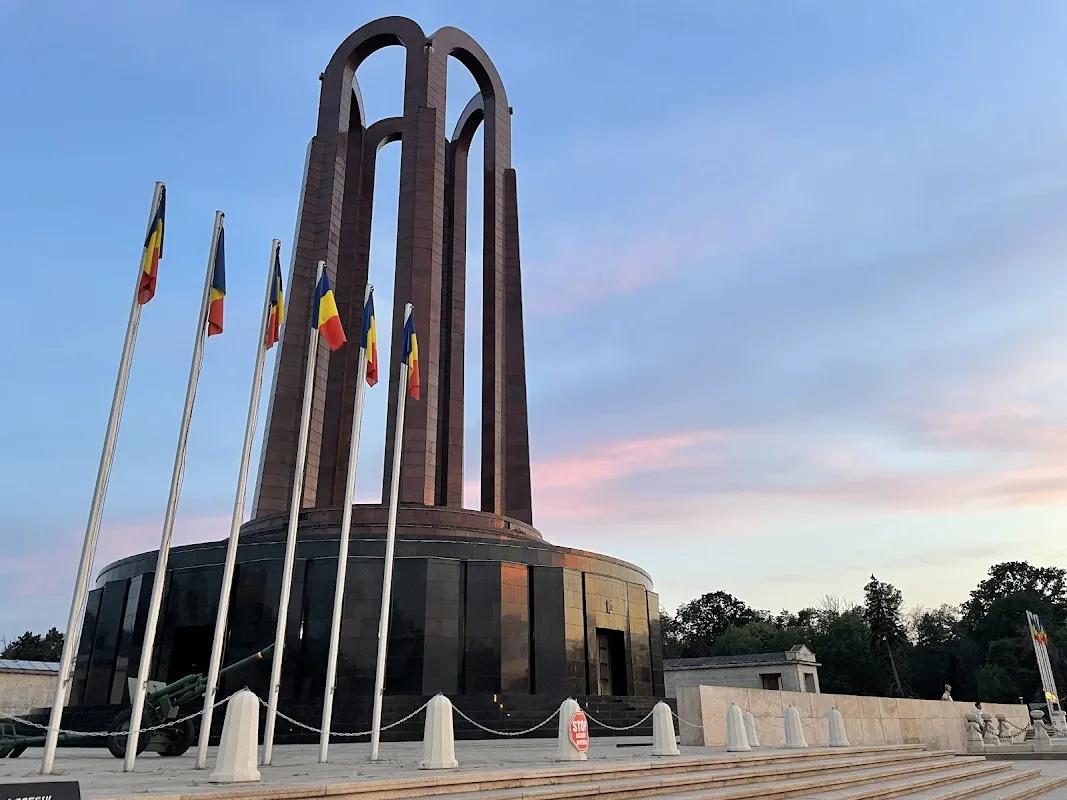 Mausoleul Eroului Necunoscut din Parcul Carol, Bucuresti