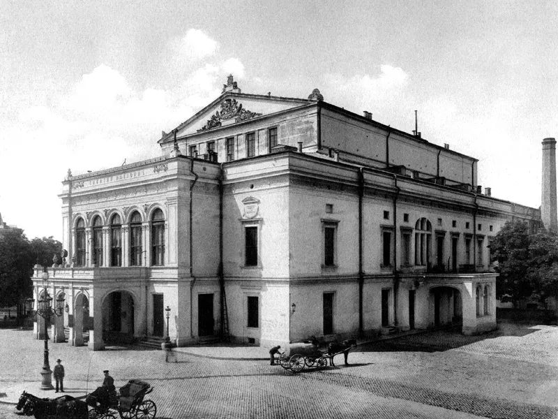 Vechea cladire a Teatrului National din Bucuresti inainte de demolare