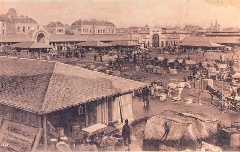 Old photograph of the Bibescu Market in Piata Unirii, Bucharest, near the Timpuri Noi area
