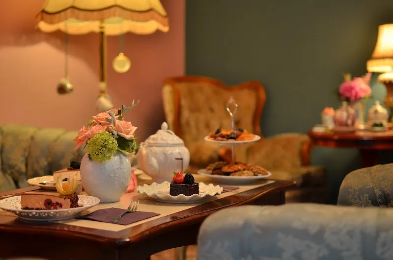Infinitea tea house